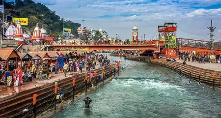 सास की अस्थियां लेकर हरिद्वार पहुंची बहू की मौत, सीढ़ियों से गिरकर हुआ हादसा