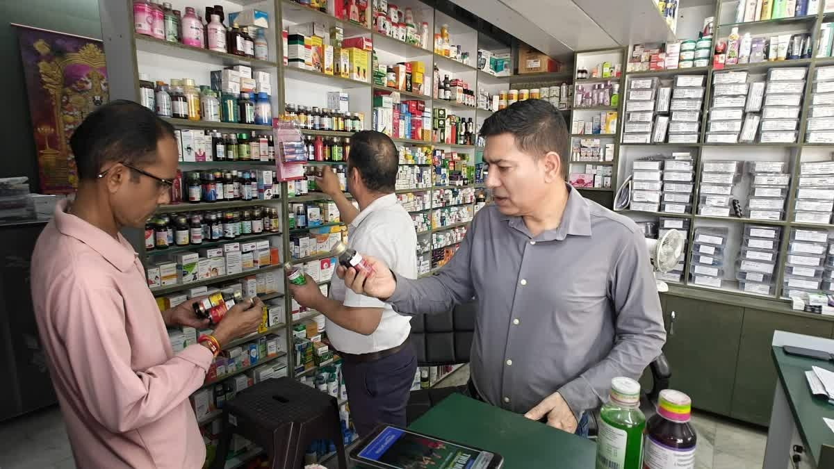उत्तराखंड में अब बच्चों को दिए जाने वाले पैरासिटामोल सिरप की जांच शुरू।
